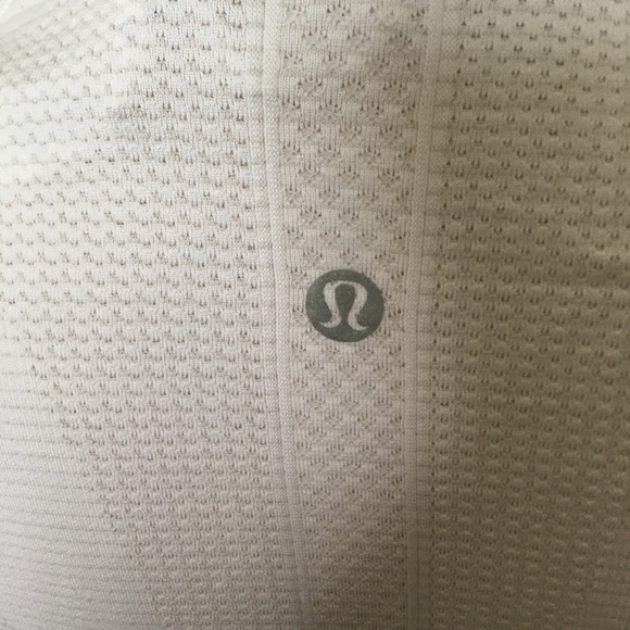[SOLD] Lululemon Swiftly Tech Short Sleeve Shirt - Picture 5 of 5